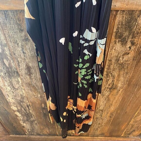 Suzanne Betro S Gray Floral Sexy Halter Accordion Flowy Flouncy Maxi Dress - Picture 13 of 14